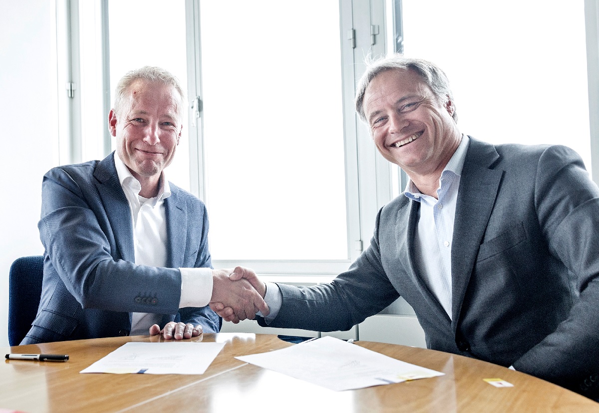 twee mannen handen schudden contract